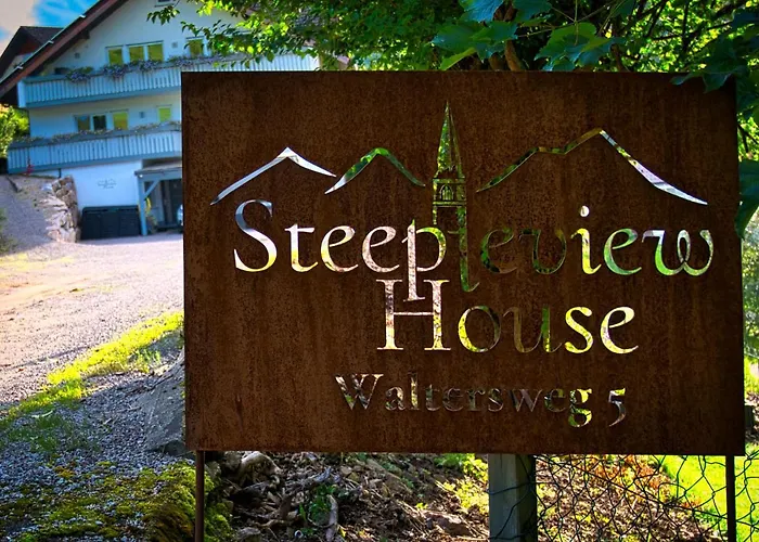 Apartamento Steepleview House, Schwarzwaldblick - Spacious & Peaceful